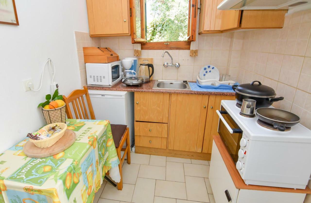 Alex-Giannis Apartments, Barbati Zewnętrze zdjęcie