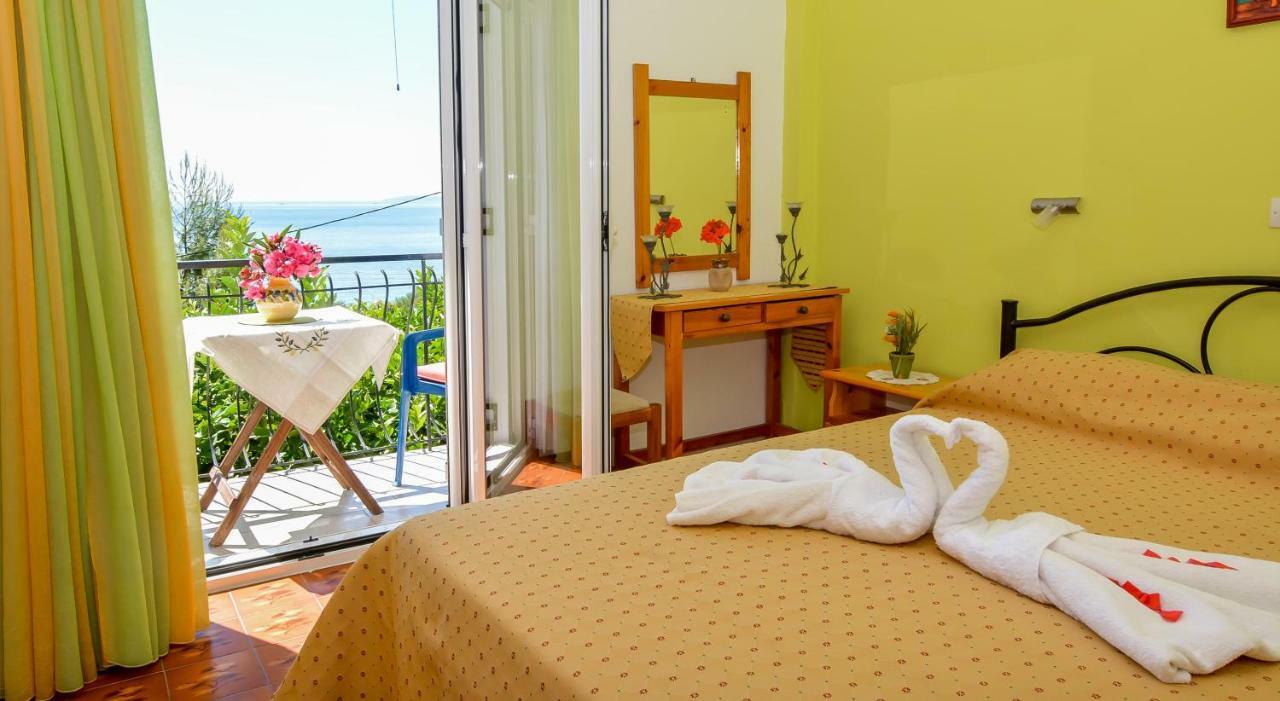 Alex-Giannis Apartments, Barbati Zewnętrze zdjęcie