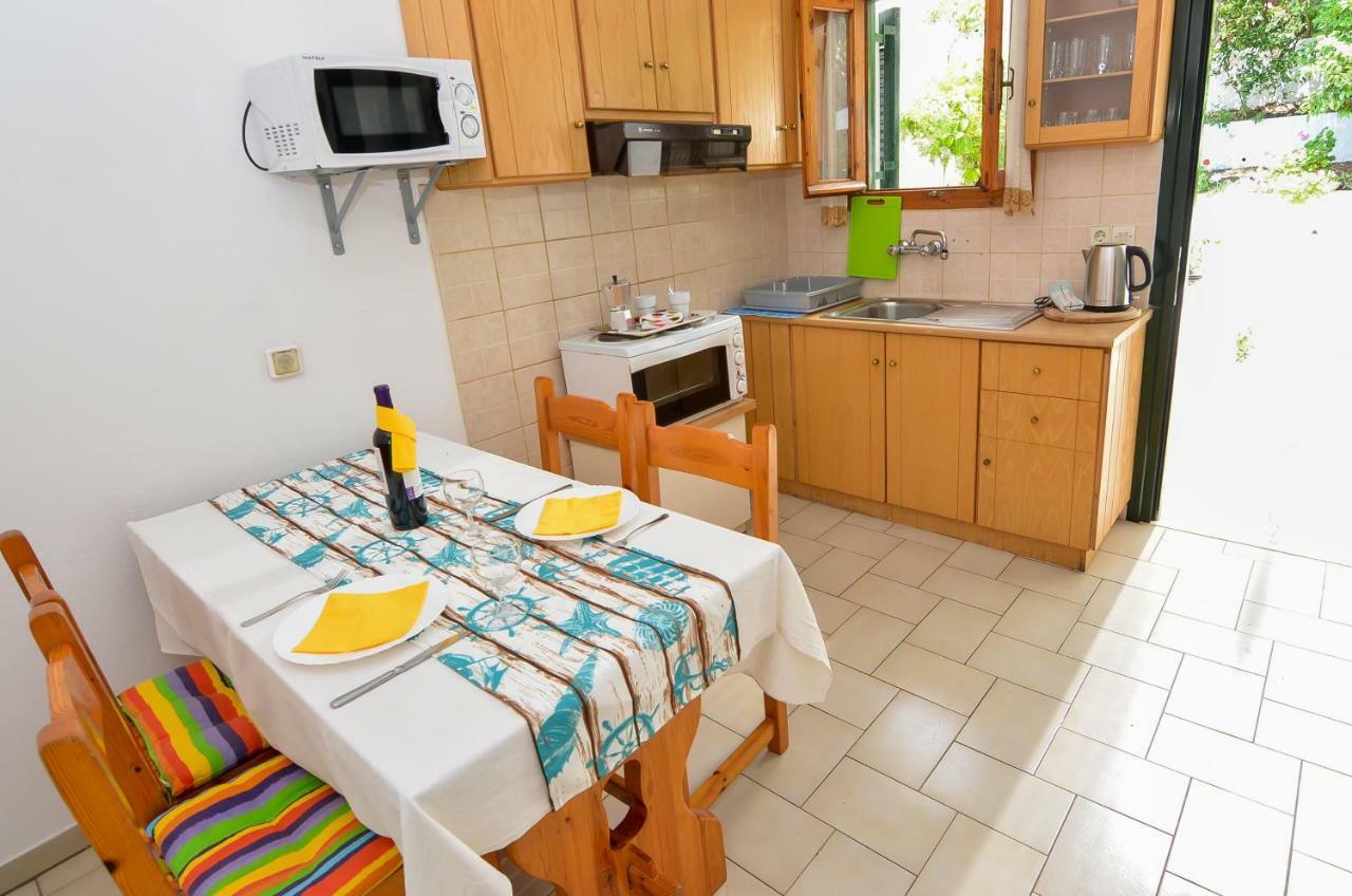 Alex-Giannis Apartments, Barbati Zewnętrze zdjęcie