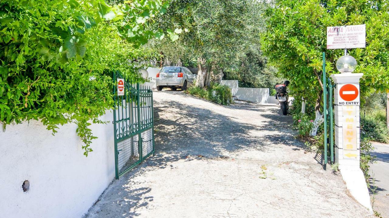 Alex-Giannis Apartments, Barbati Zewnętrze zdjęcie