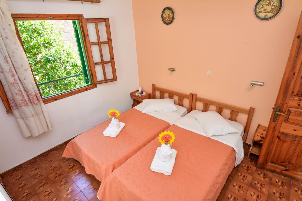 Alex-Giannis Apartments, Barbati Zewnętrze zdjęcie