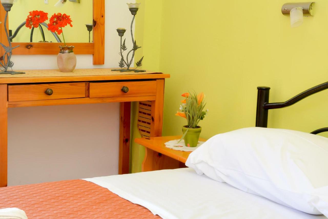 Alex-Giannis Apartments, Barbati Zewnętrze zdjęcie