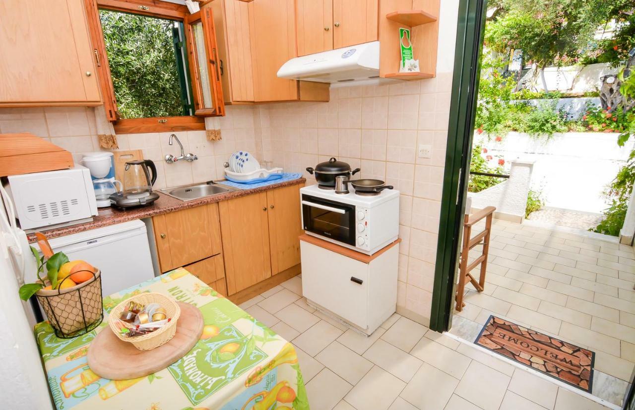 Alex-Giannis Apartments, Barbati Zewnętrze zdjęcie