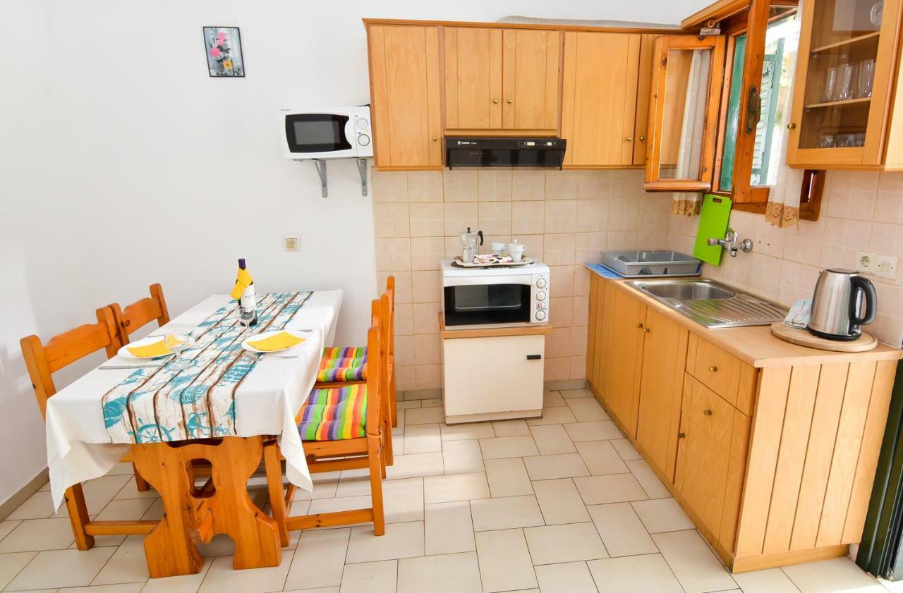 Alex-Giannis Apartments, Barbati Zewnętrze zdjęcie